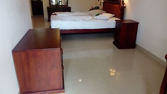 Sarathchandra Tourist Guest House