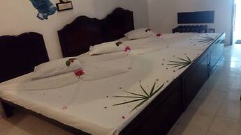 Sarathchandra Tourist Guest House