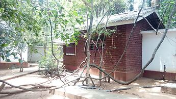 Sarathchandra Tourist Guest House