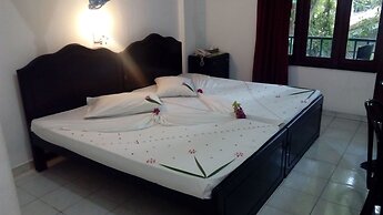 Sarathchandra Tourist Guest House