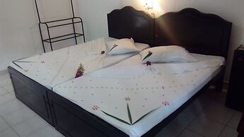 Sarathchandra Tourist Guest House