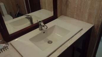 Sarathchandra Tourist Guest House