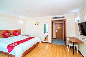 LN White House Hotel