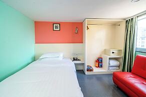 LN White House Hotel