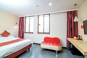 LN White House Hotel