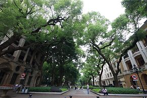 LN White House Hotel