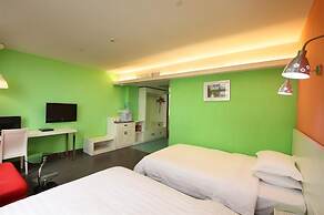 LN White House Hotel