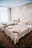Vintage Hotel on French Boulevard