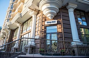 Vintage Hotel on French Boulevard