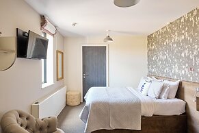 The Lodge Hotel