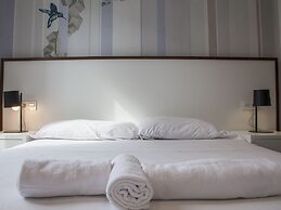 Flats Friends Soho Suites