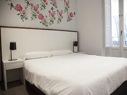 Flats Friends Soho Suites