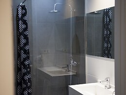 Flats Friends Soho Suites