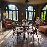 Four Mounds Inn