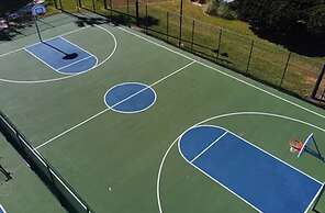 Sarah's Hampton Lakes Villa