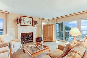 Oceanfront Condo with Spacious Patio and Private Walkway to the Beach 