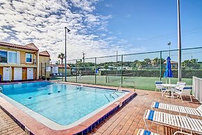 Oceanfront Condo with Spacious Patio and Private Walkway to the Beach 