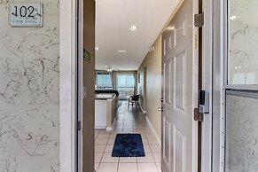 Coral Sands 102 2 Br condo by RedAwning