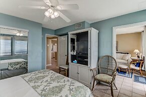 Coral Sands 102 2 Br condo by RedAwning