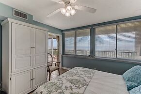 Coral Sands 102 2 Br condo by RedAwning