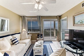 Coral Sands 102 2 Br condo by RedAwning