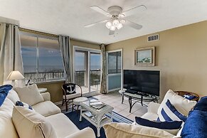 Coral Sands 102 2 Br condo by RedAwning
