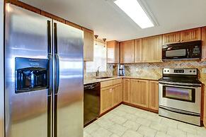 Oceanfront Condo, Private Walkway to the Beach by RedAwning