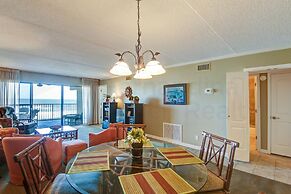 Oceanfront Condo, Private Walkway to the Beach by RedAwning