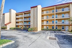 Oceanfront Condo, Private Walkway to the Beach by RedAwning