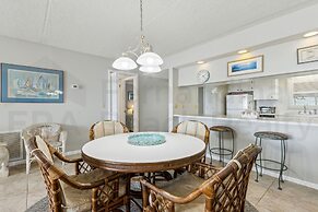 Ocean View Condo, Easy Acces to the Pool and Private Walkway to the Be