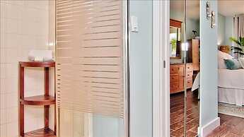 Hamilton 206 2 Br condo by RedAwning