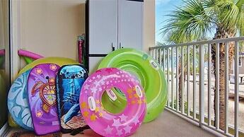 Hamilton 206 2 Br condo by RedAwning