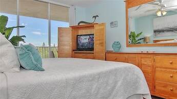 Hamilton 206 2 Br condo by RedAwning