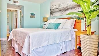 Hamilton 206 2 Br condo by RedAwning