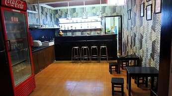 Ha Long Happy Hostel - Adults Only
