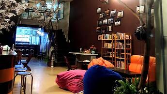 Ha Long Happy Hostel - Adults Only