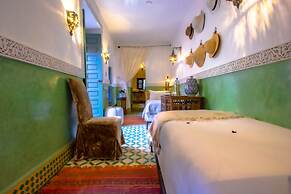 Riad Kaiss by Anika