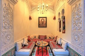 Riad Kaiss by Anika