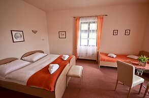 Hotel Paradies