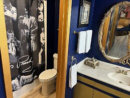 King Condo at Holiday Hills