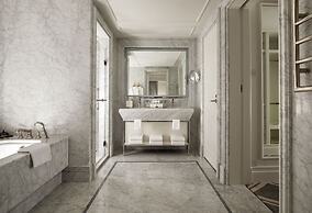 The Parisian Macao