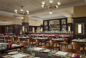 The Parisian Macao