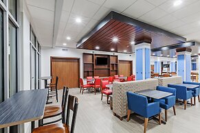 Holiday Inn Express & Suites Coffeyville by IHG