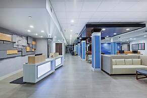 Holiday Inn Express & Suites Coffeyville by IHG