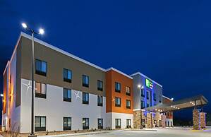 Holiday Inn Express & Suites Perryton, an IHG Hotel