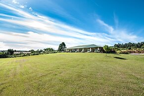 Mahana House Country Inn