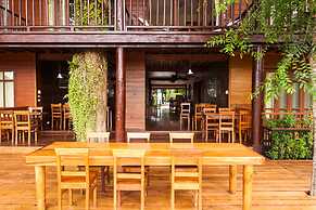 Riverhouse Hotel - The Teak House