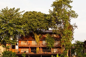 Riverhouse Hotel - The Teak House