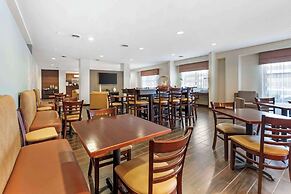 Sleep Inn & Suites Cumberland - LaVale