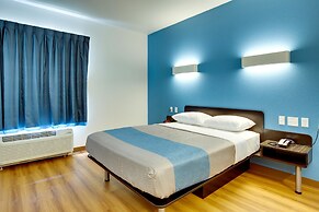 Motel 6 Poplar Bluff, MO